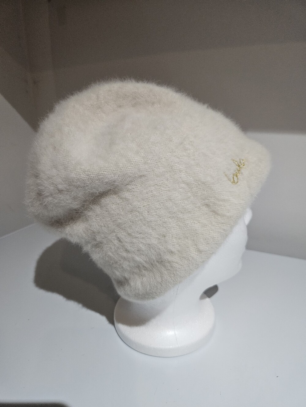Bula Winter Touque Hat Soft Cap 70% Angora Size S